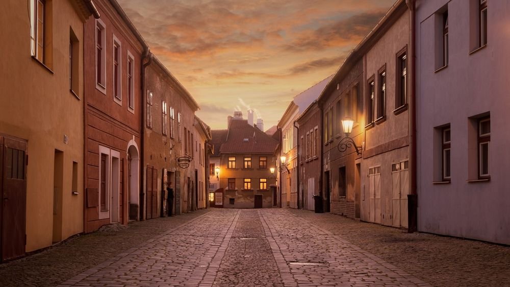 Náhledový obrázek - Jedna z nejzachovalejších židovských čtvrtí v Evropě vznikla jako uzavřené ghetto. Dnes je na UNESCO a ukrývá desítky domů i jedinečnou atmosféru minulosti.