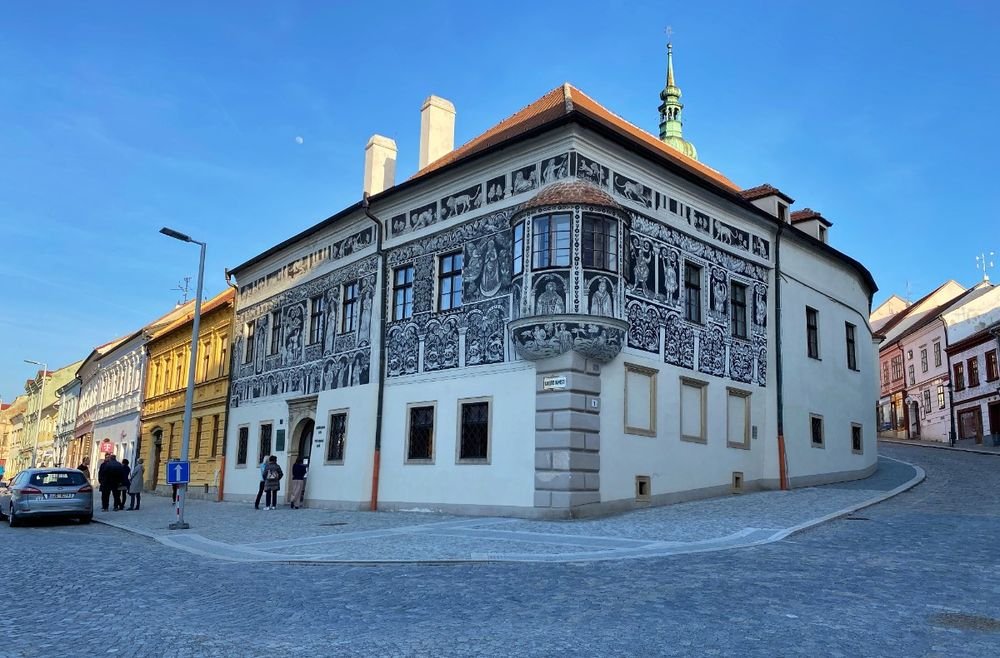 Náhledový obrázek - Renesanční dům vznikl z lásky benátského kupce. Přizval si mistry z Itálie a dnes dům ukrývá i předchůdce 3D kina.