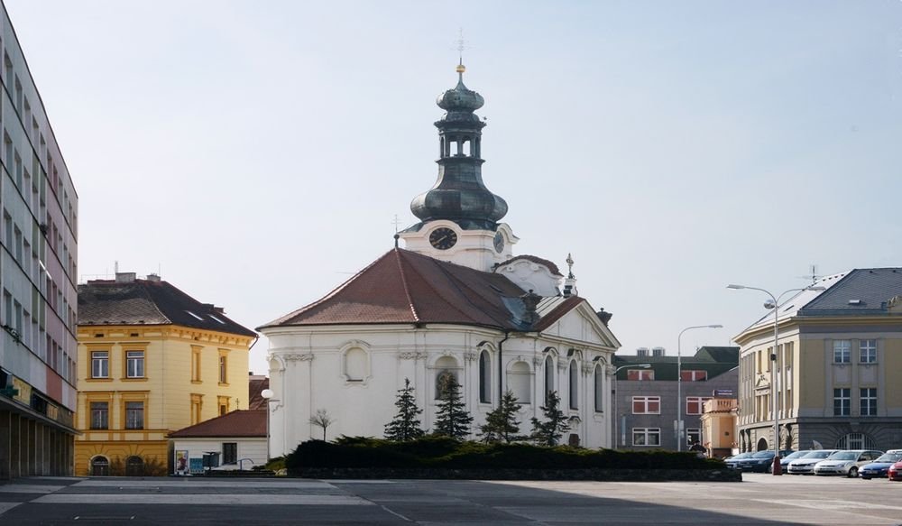 Náhledový obrázek - Kostel, který vyhořel, zanikl a znovu vznikl. Jeho příběh je stejně dramatický jako osud sv. Jana Křtitele, kterému byl původně zasvěcen.