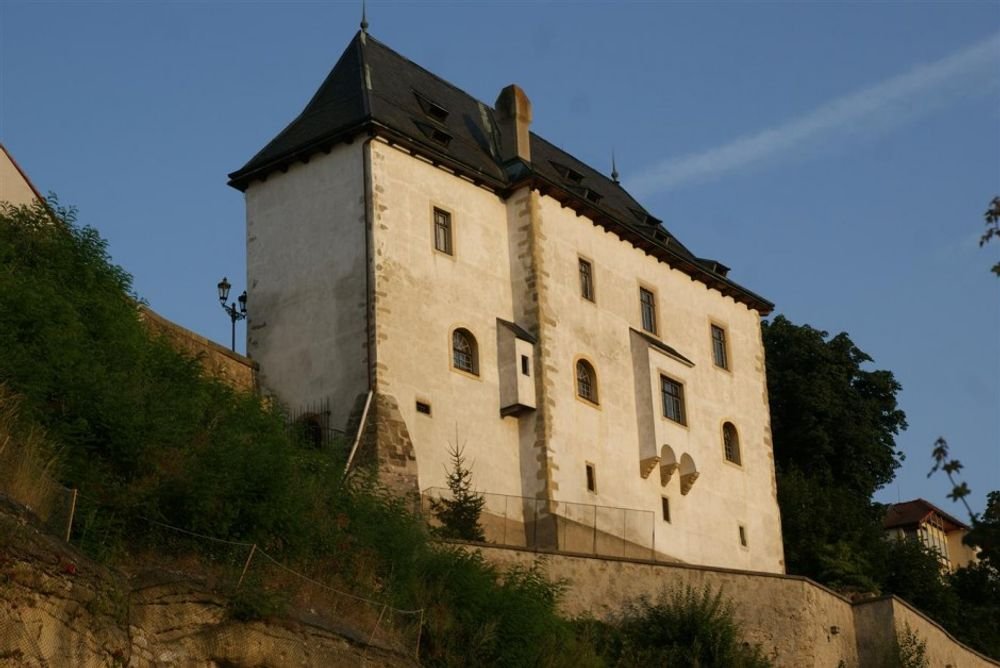 Náhledový obrázek - Starobylý palác, který podle legendy patřil templářům. Ať už je to pravda nebo ne, jeho historie sahá více než 500 let zpět.